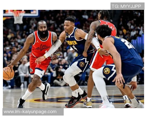 快船应尽早交易核心球员以降低损失把握哈登交易价值的最后机会